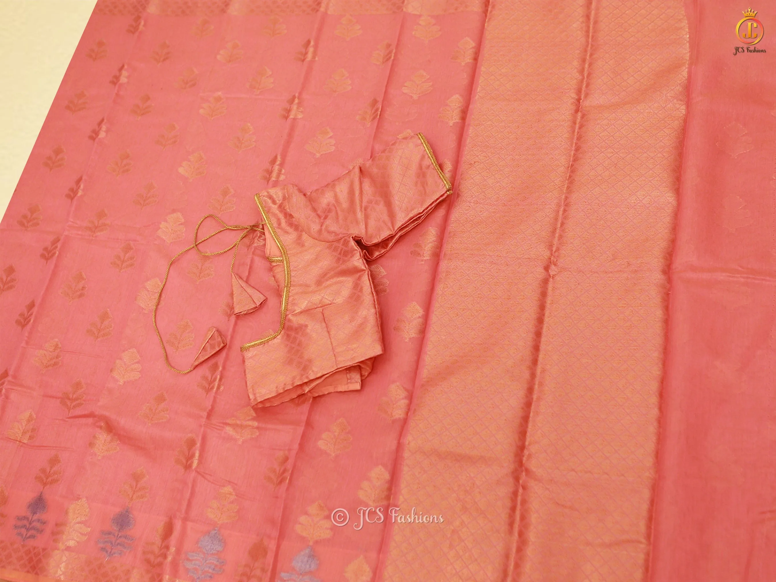 Exquisite Soft Silk Cotton Saree With Brocade Blouse