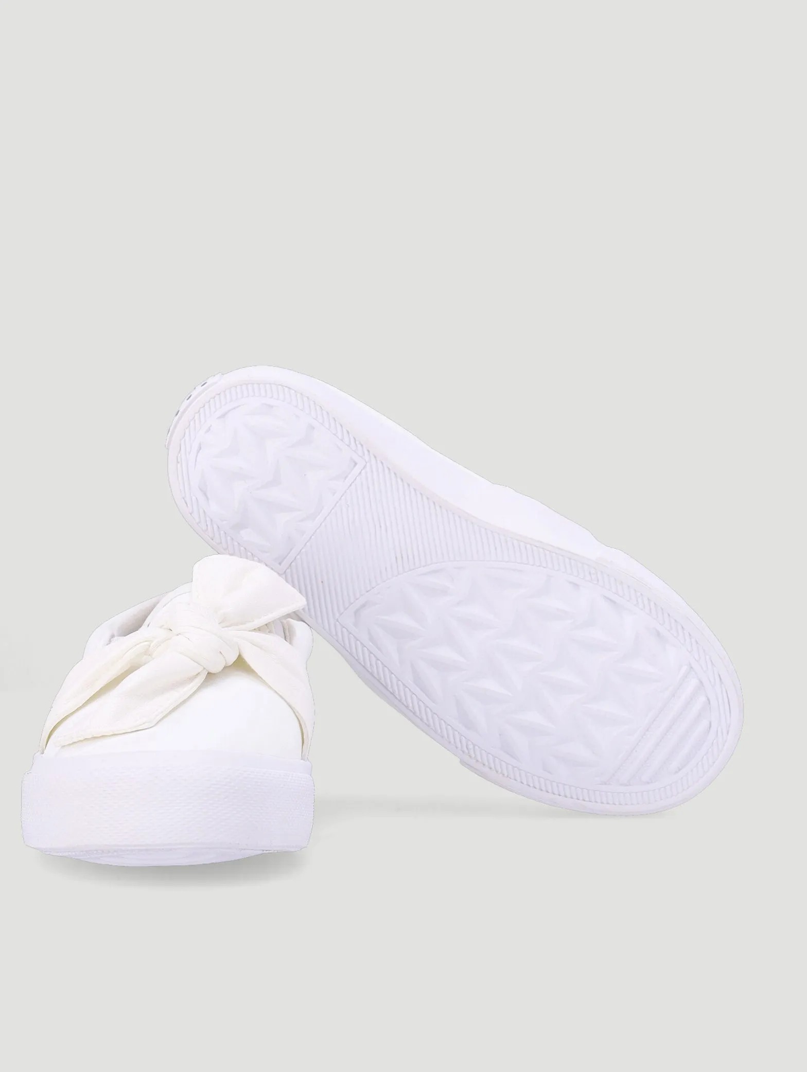 Girls Knotted Canvas Sneaker