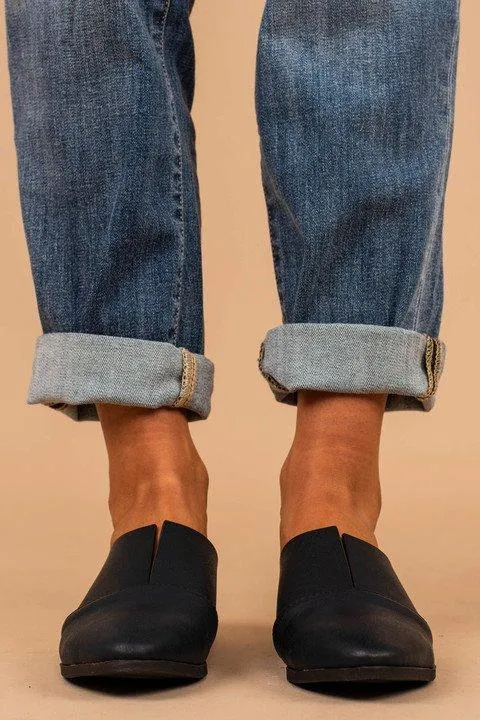 I Mean Business Black Flat Mules