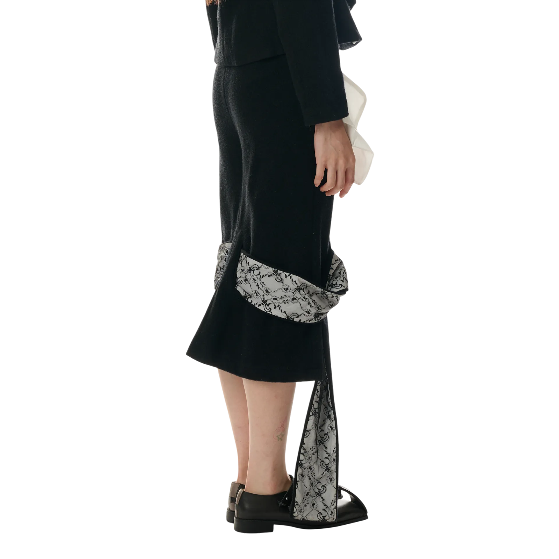 Versatile Wool Skirt with Very Long Straps