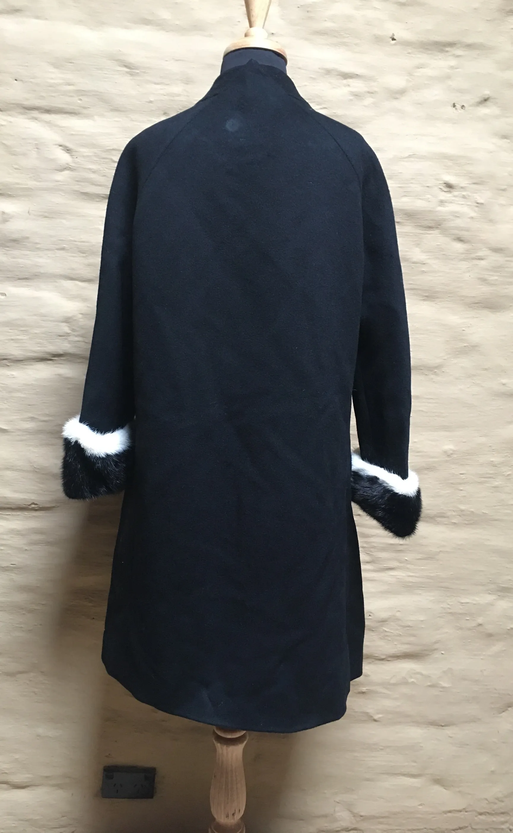 Vintage Coat #C062  FREE AUS POSTAGE